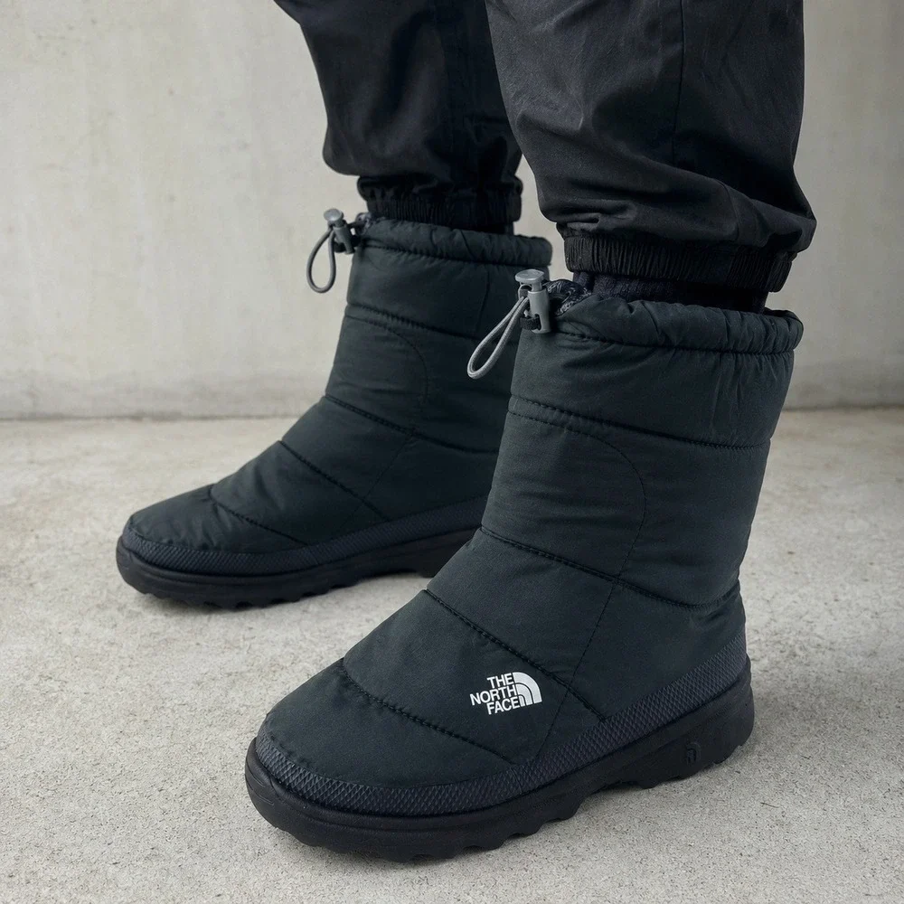 The North Face Nuptse‎ Padded Winter Boots Boys Sz 2 Black Insulated Snow Puffer